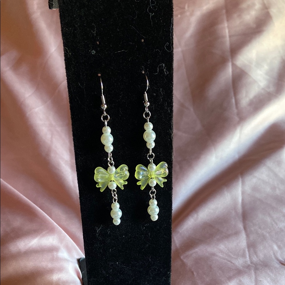 Elegant Pearl and Bow Earrings